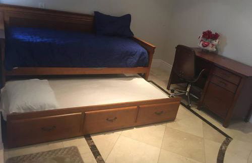 Luxurious 3 BD in Culver City with POOL &HOT SPA - Photo 35