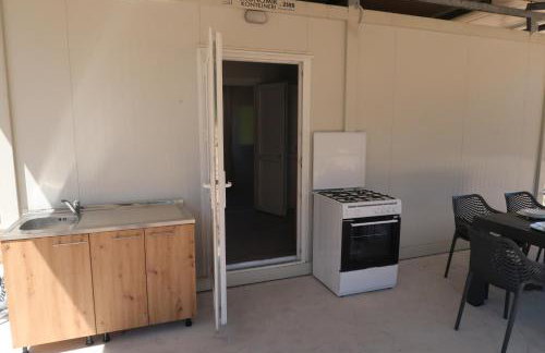 Robinson olive tree huts - Photo 3