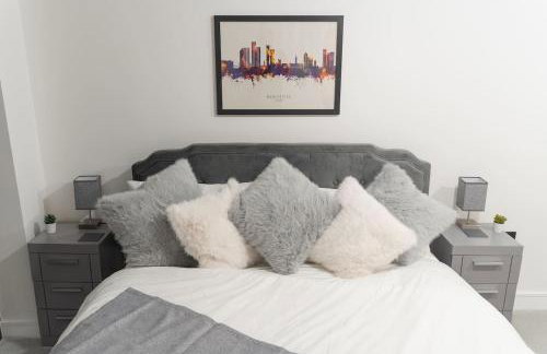 Luxury 1 Bed Apartment, Manchester Piccadilly by Kammili Properties - Photo 3