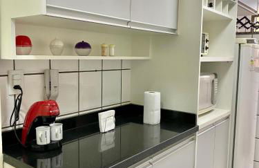 Apto charmoso na V Planalto perto Shopping com 2 Quartos de Casal ArCond Wifi 500megas Home Office e Garagem em Dourados - Foto 13