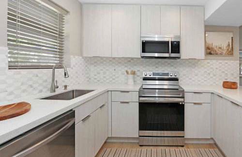 Totally Renovated Near Beach - Photo 6