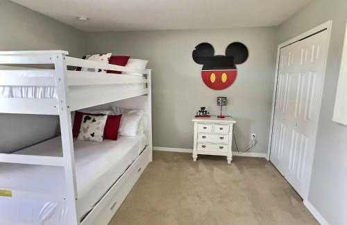 4BR Bella Vida Lakeview Pool Townhome - Photo 22