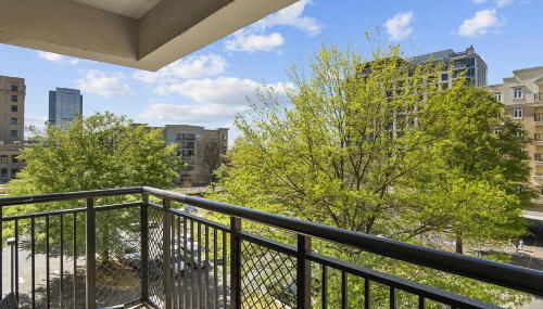 Cozy Urban Getaway - Free Parking, Gym, Stadium - Foto 4