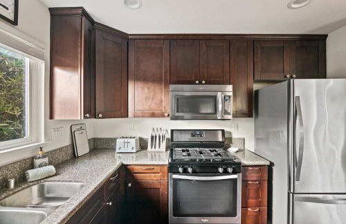 Family Oasis with Hot Tub and Dedicated Workspace - Foto 15