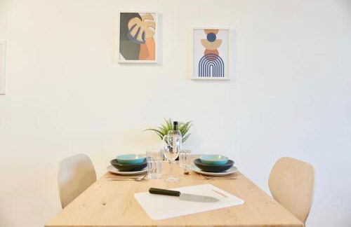 NEU modernes Apartment in Top Lage, free Parking max 1,65m Höhe und 1,8m Breite - Foto 16