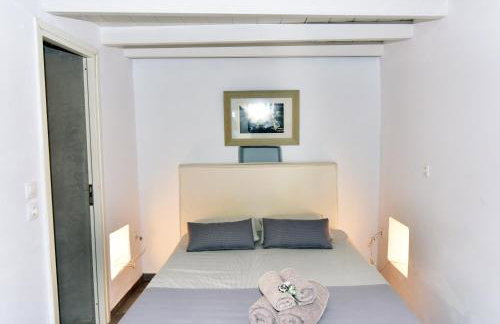 Thomas Traditional House in Chora - Photo 4