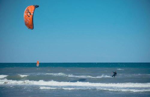 APARTAMENTOS EL SOL a 20 metros del mar. - Foto 2