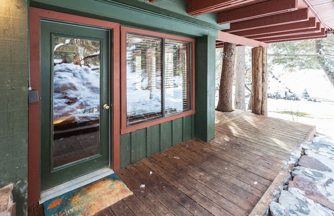 Treehouse by the Stream - Photo 9