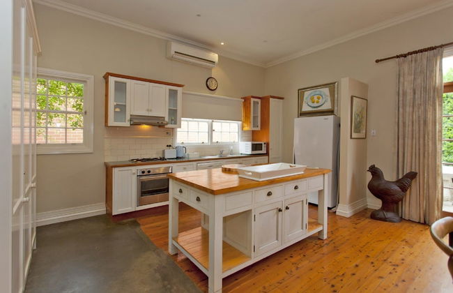 Rose Cottage - Historic Luxury - Photo 6