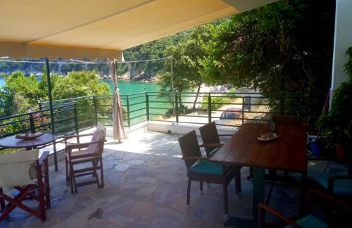 Kamari Guesthouse - Photo 16