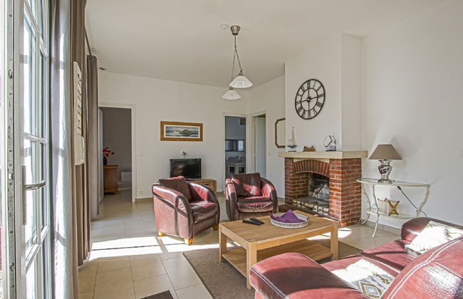 Spacious Holiday Home in Aure sur Mer With Garden - Foto 32