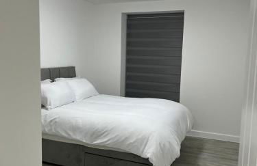 Serenity Waterfront 2 Bed Apartment - Foto 62