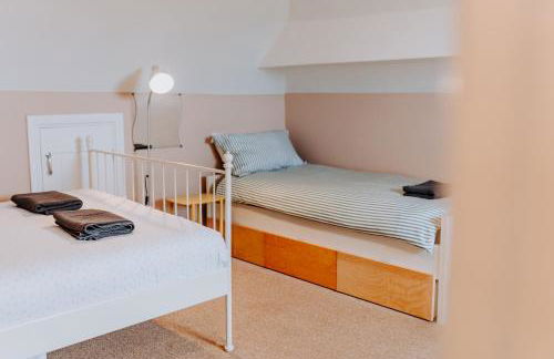 Ponderosa 5-Bed Coastal Retreat with Studio, Sauna & Sea Views - Foto 35