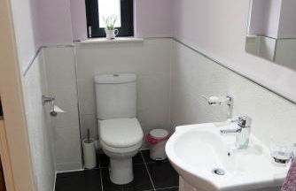 The Loch Lomond Townhouse In The Centre of Balloch - Foto 24