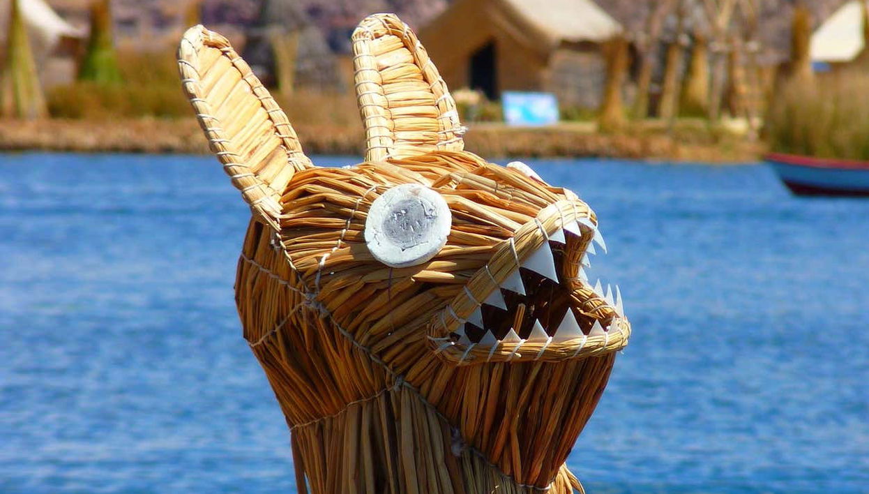 The typical decoration of the Uros boats