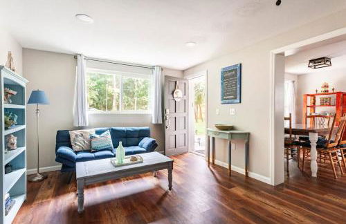 The Refuge on 5th - Pets , Patio & Firepit - Photo 8