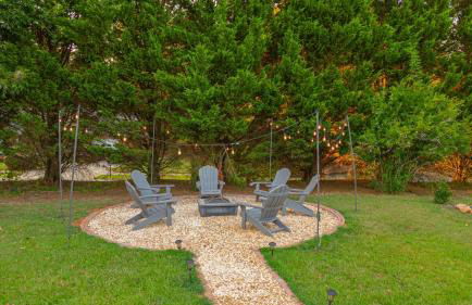 The Bulldog Farmhouse - 100 year old home - Foto 27