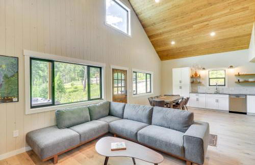 Modern Lakeside Cabin with Mountain Views and Hot Tub! - Foto 5