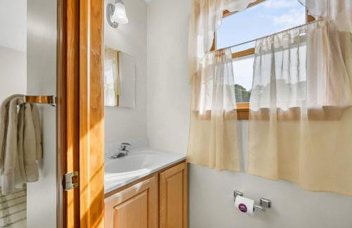 Charming Harwich Home—Relax Explore Cape Cod - Photo 26