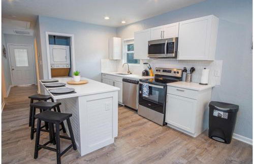 Charming 3br/1ba Close to Vibrant Downtown - Foto 18