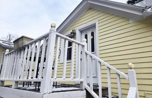 Charming Downtown Apartment in Victorian Home with Mountain Views - Foto 4