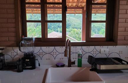 Casa charmosa no centro de São Pedro da Serra - Foto 31