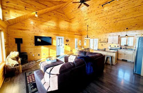 Cozy Lakefront Retreat with Game Room, Outdoor Living and Dock in Wisconsin - Foto 42