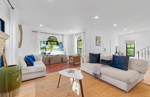 Sunny 4BR Getaway Pool & Private Guest Suite - Foto 15