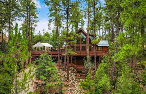 Furnished Deck and Forest Views Pine Retreat! - Foto 1