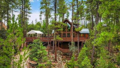 Furnished Deck and Forest Views Pine Retreat! - Foto 1