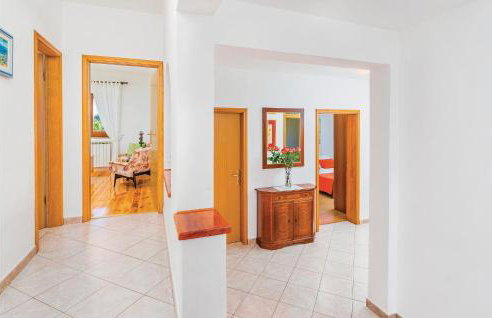 3 Bedroom Cozy Apartment In Nedescina - Foto 17