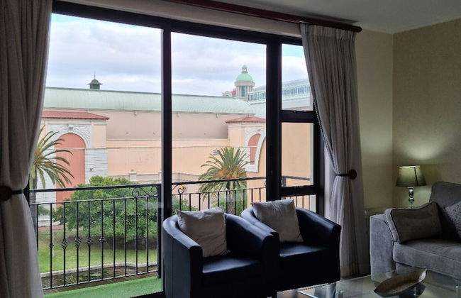 The Island Club by Smart City Stays - Photo 27