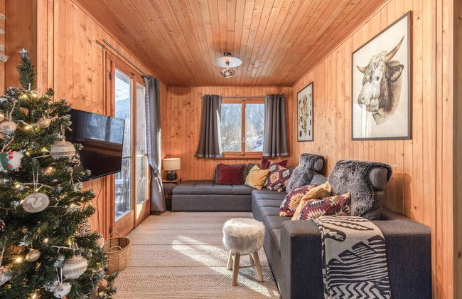 Chalet Noisette Authentic Swiss Chalet Perfect for Families - Photo 4