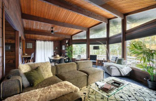 Mid-century Cabin Hideaway - Hot Tub & Fire Pit - Foto 16