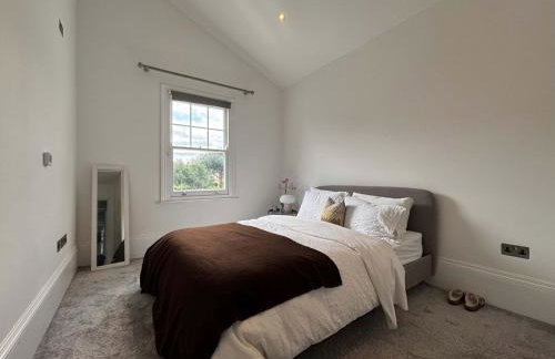 Stunning 3 Bed Victorian House - Idyllic Location - Foto 10