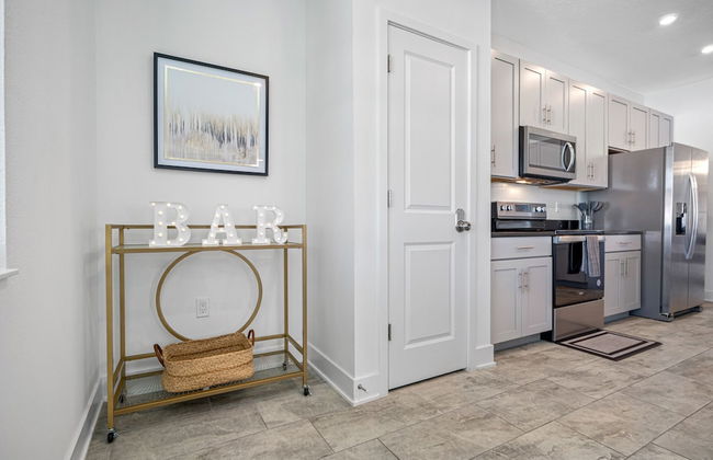 Luxury Modern Villa w/ Pool, Jacuzzi & Amenities! - Foto 23