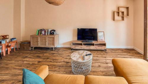 Awesome Home In Fréjus With Kitchen - Foto 5