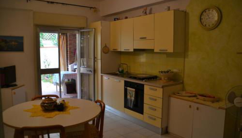 Casa Mimosa - Appartamento con giardino a 50 mt dal mare - Foto 4