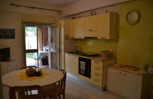 Casa Mimosa - Appartamento con giardino a 50 mt dal mare - Foto 4