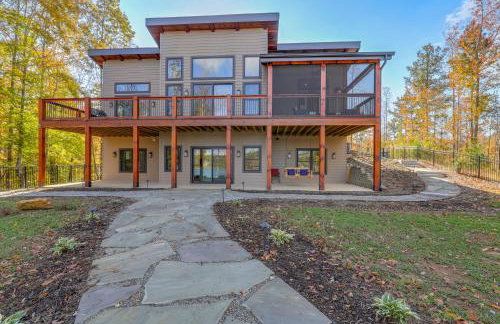 Dock + Game Room: Luxe Retreat on Rhodhiss Lake! - Photo 33