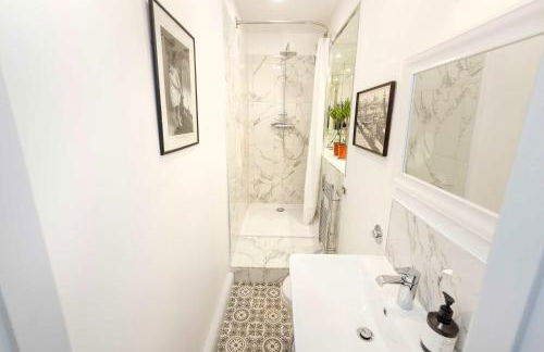 JOIVY Spacious 2-Bedroom Ground Floor Flat - Foto 54