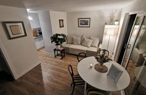 Peaceful house in the heart of Glasgow city, close to Queen Elizabeth Hospital and Govan subway, Free Private Parking - Foto 2