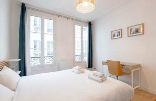 Sophisticated 2BR - Steps to Station - Foto 4