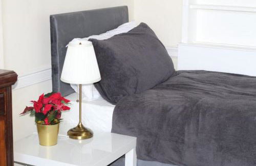 Perfect Family & Friends Home, Free Parking Security Onsite - Photo 44