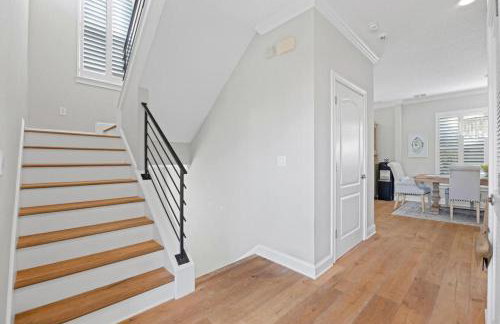 Stunning Beach Getaway - Steps to Ocean - Foto 5