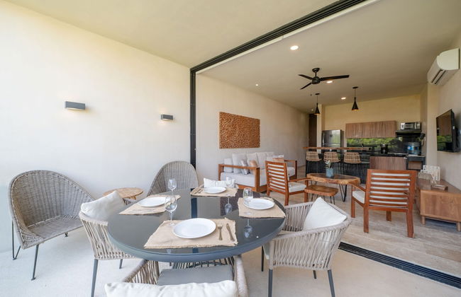 Two Bedroom Luxury Apartment by TuLuna - Photo 21