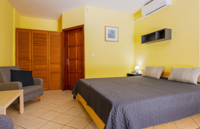 4 bedroom Apartment in Balatonszárszó with garden and terrace - Photo 8