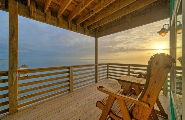 Waterfront w/ Bay Views, Shared Pool & Boat Dock Marlin Madness by Avantstay - Foto 26