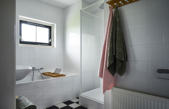 Family House With Wellness - Photo 22