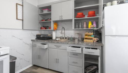 Modern Garden 1BR | Laundry + Pets OK | Quiet - Foto 5